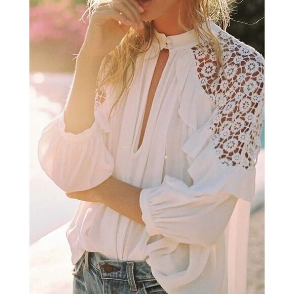 Free People Sz M A Little Bit Of Love White Crochet Shoulders Blouse - Picture 1 of 9